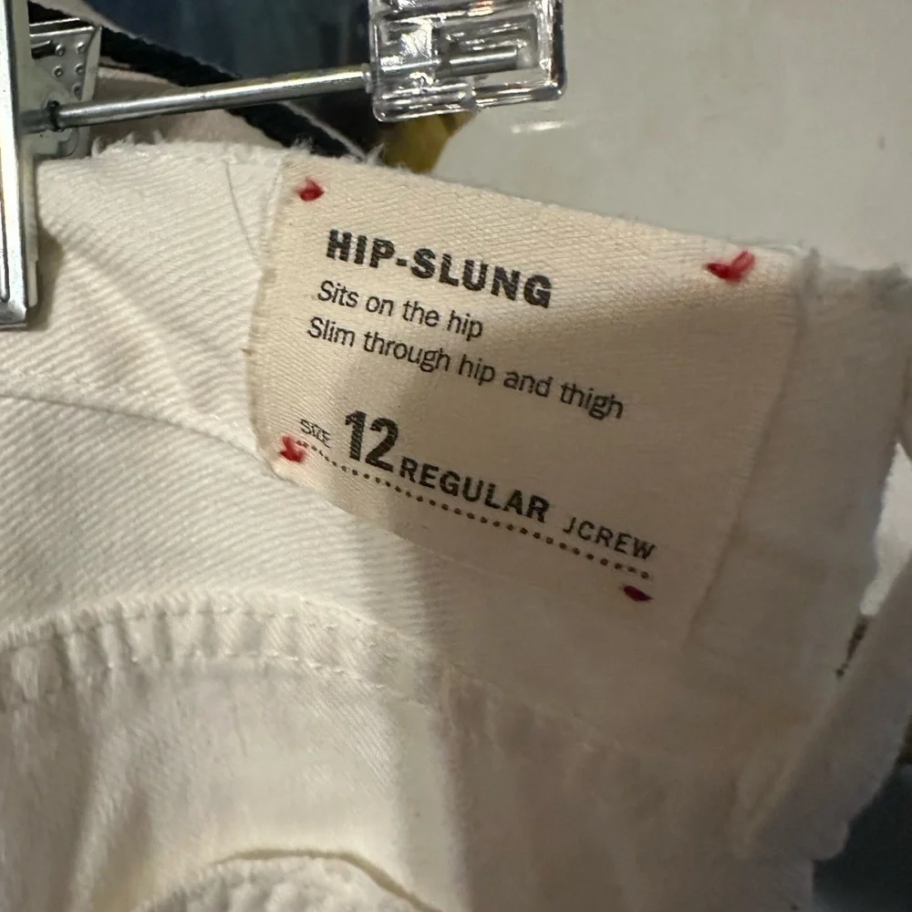 J crew NWT white distressed jeans. Tag has the fit